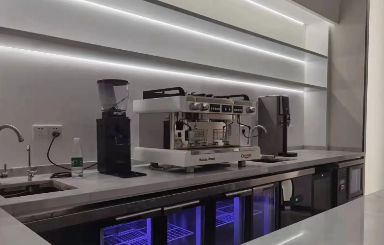 公司辦公室里意式和美式咖啡機哪個好？有什么區別？